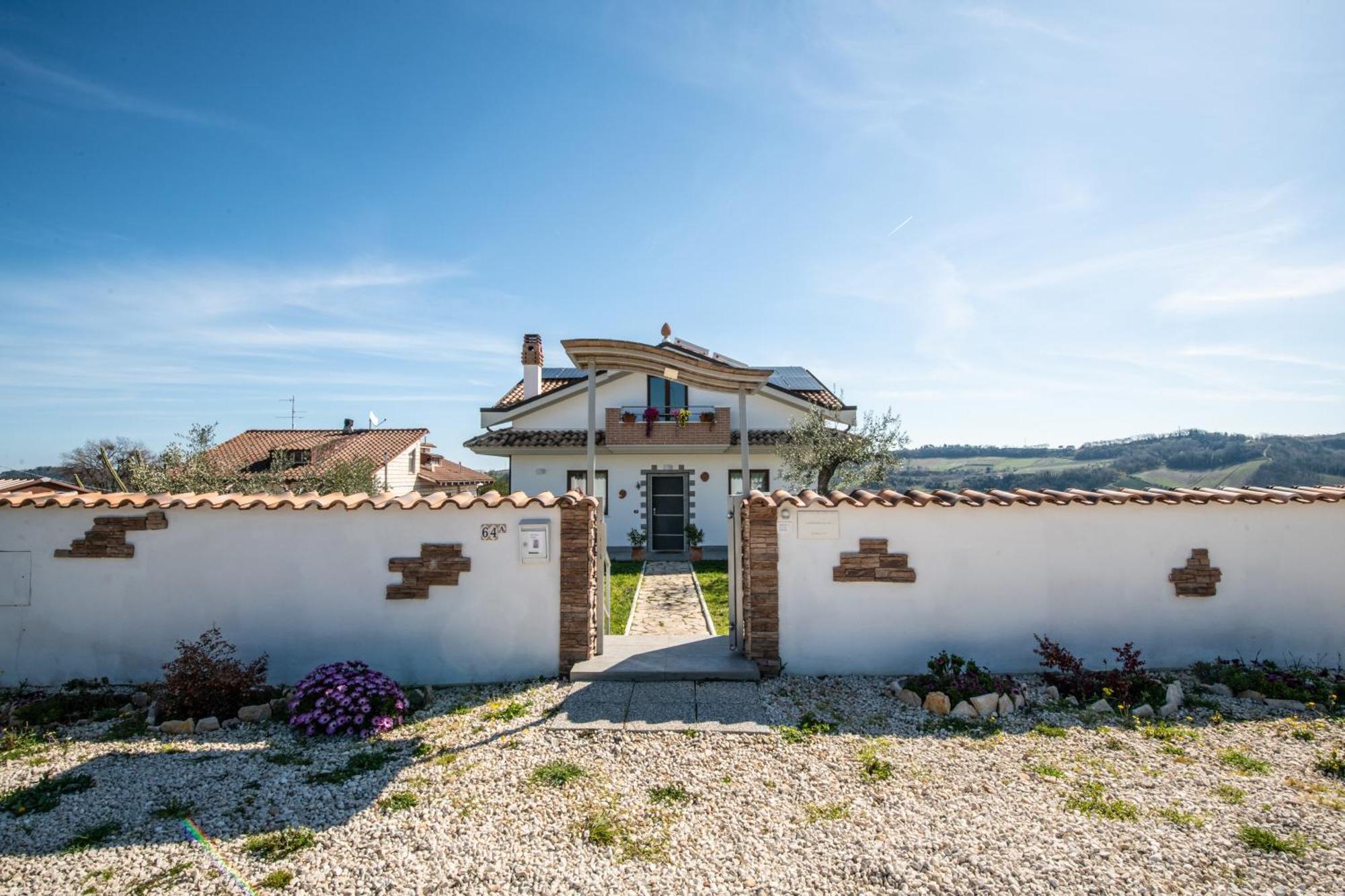 Villa Mastro Oleario 5 Dal Mare 30 Dai Monti Torrevecchia Teatina Bagian luar foto