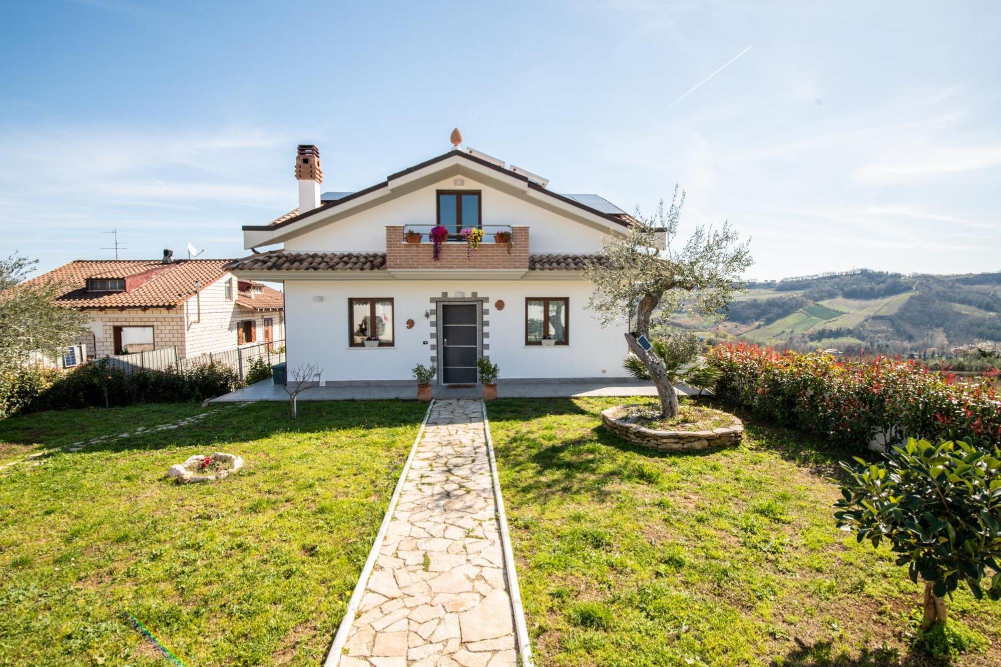 Villa Mastro Oleario 5 Dal Mare 30 Dai Monti Torrevecchia Teatina Bagian luar foto