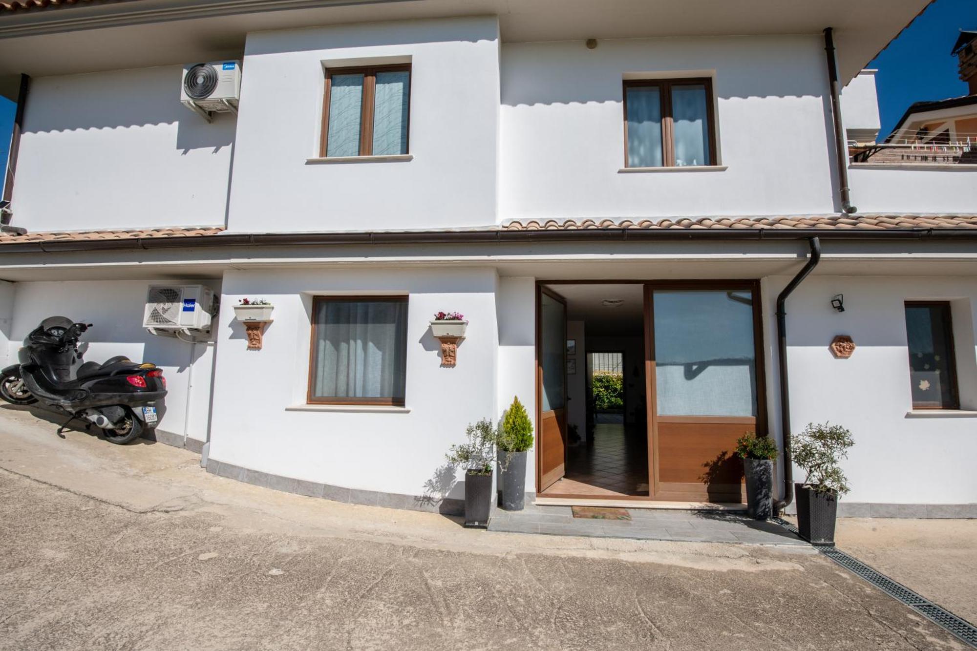 Villa Mastro Oleario 5 Dal Mare 30 Dai Monti Torrevecchia Teatina Bagian luar foto